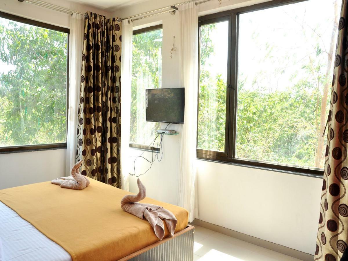 Hotel Malhar Palace Shirdi Esterno foto